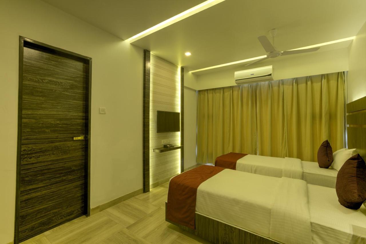 Crown Inn Panvel Exterior photo