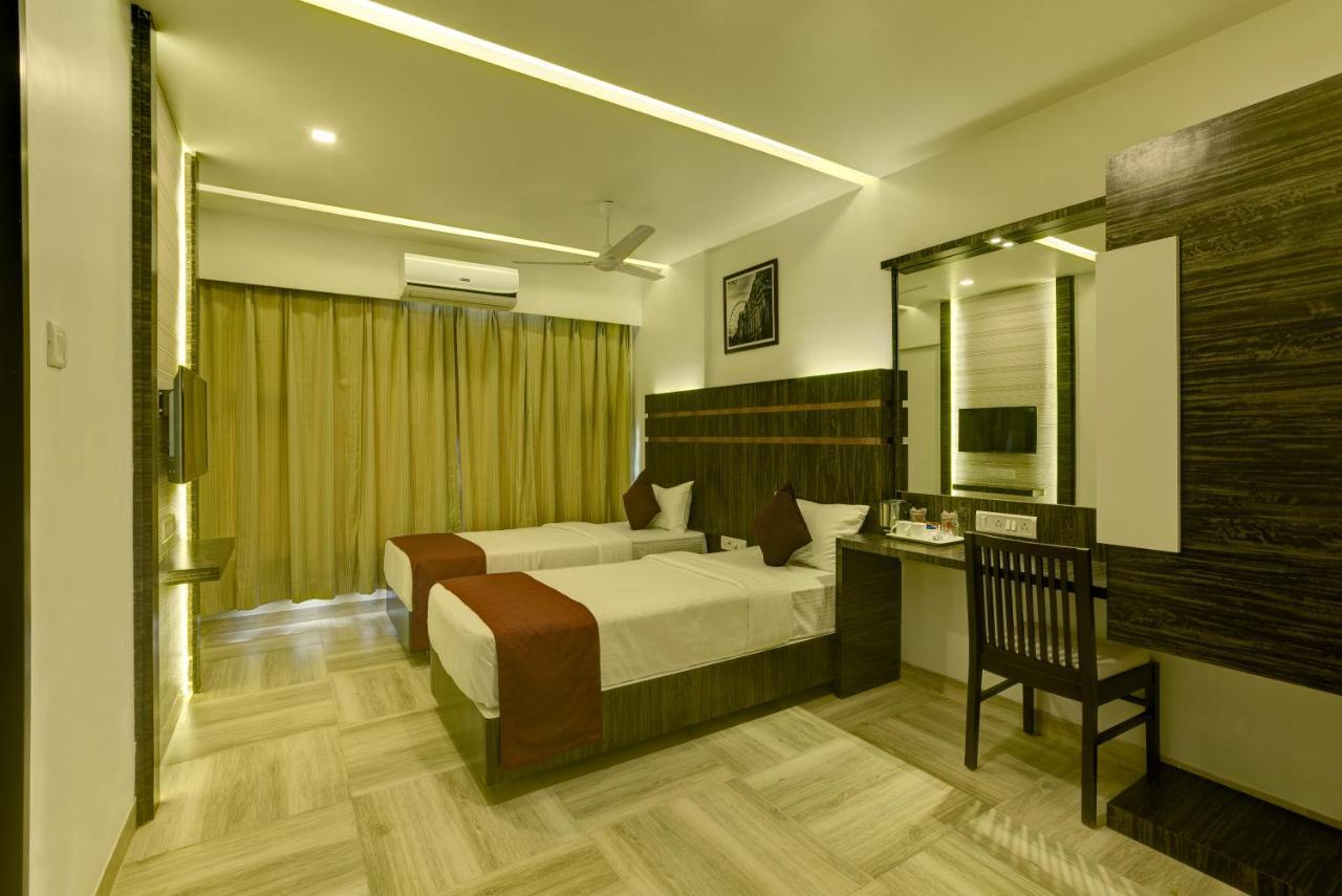 Crown Inn Panvel Exterior photo